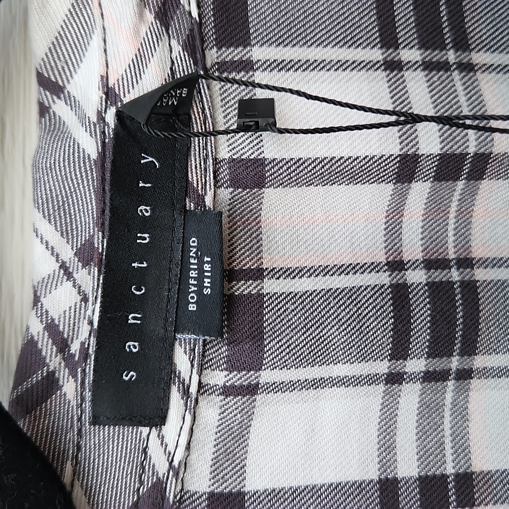 Sanctuary -plaid Boyfriend shirt, Medium, snap closure and soft - Picture 3 of 8